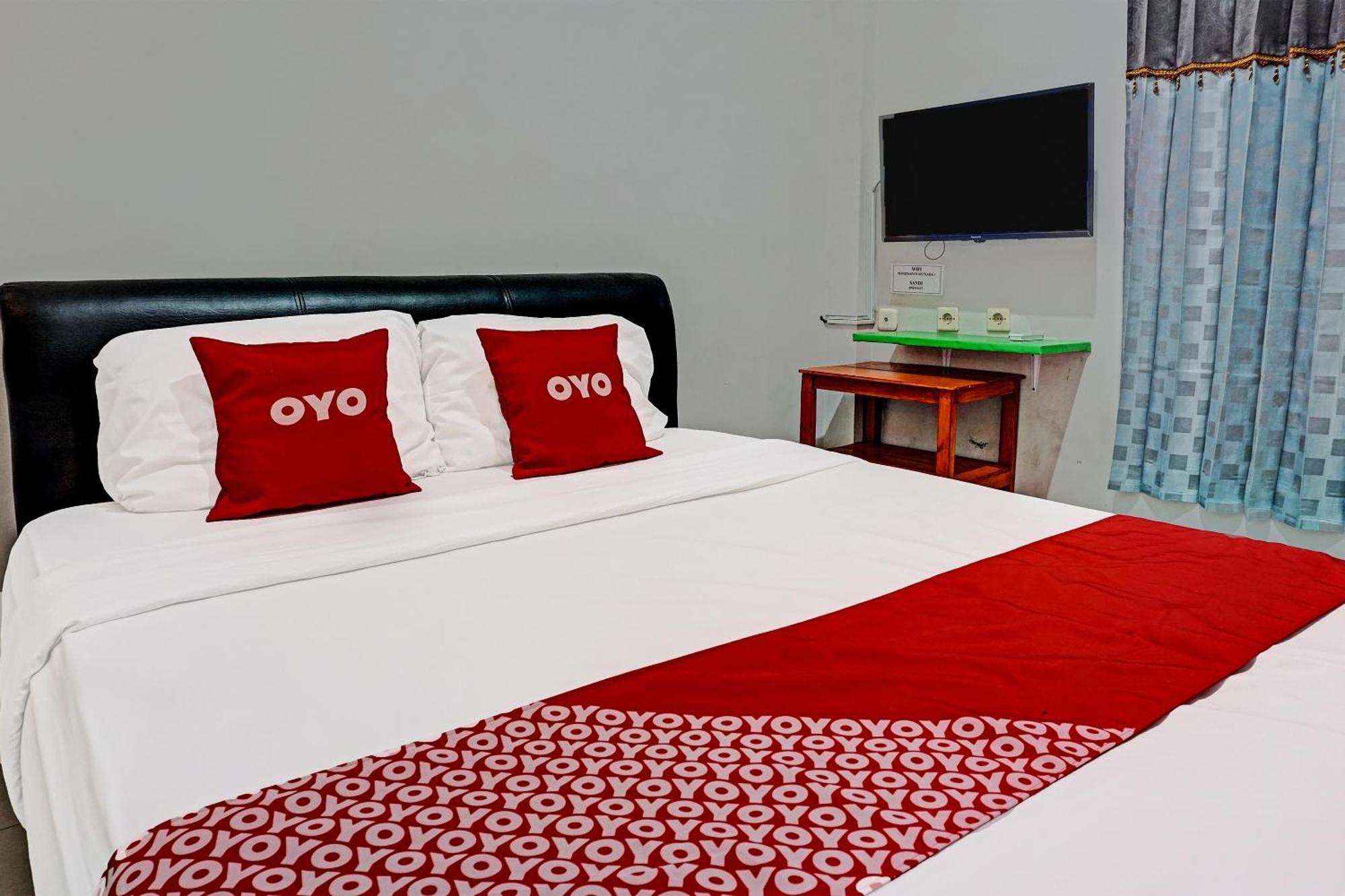 Oyo 91599 Penginapan Mutiara Madiun Zewnętrze zdjęcie