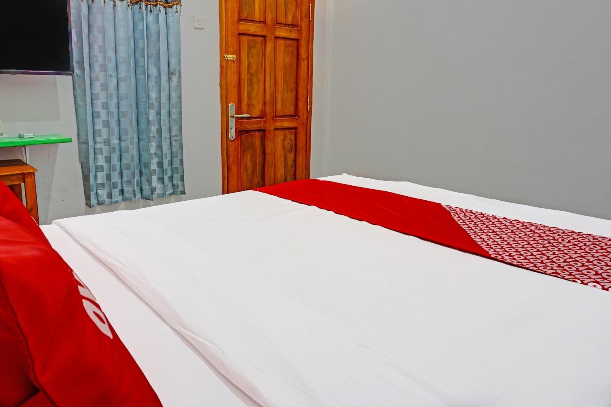 Oyo 91599 Penginapan Mutiara Madiun Zewnętrze zdjęcie