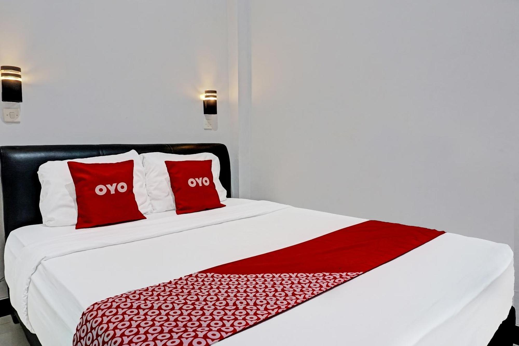 Oyo 91599 Penginapan Mutiara Madiun Zewnętrze zdjęcie