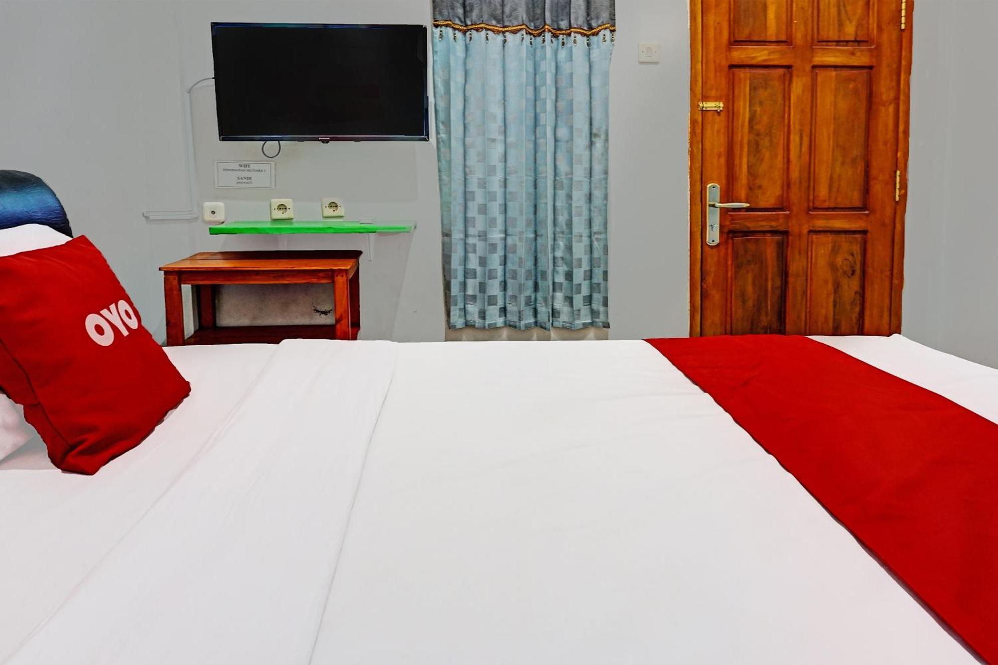Oyo 91599 Penginapan Mutiara Madiun Zewnętrze zdjęcie