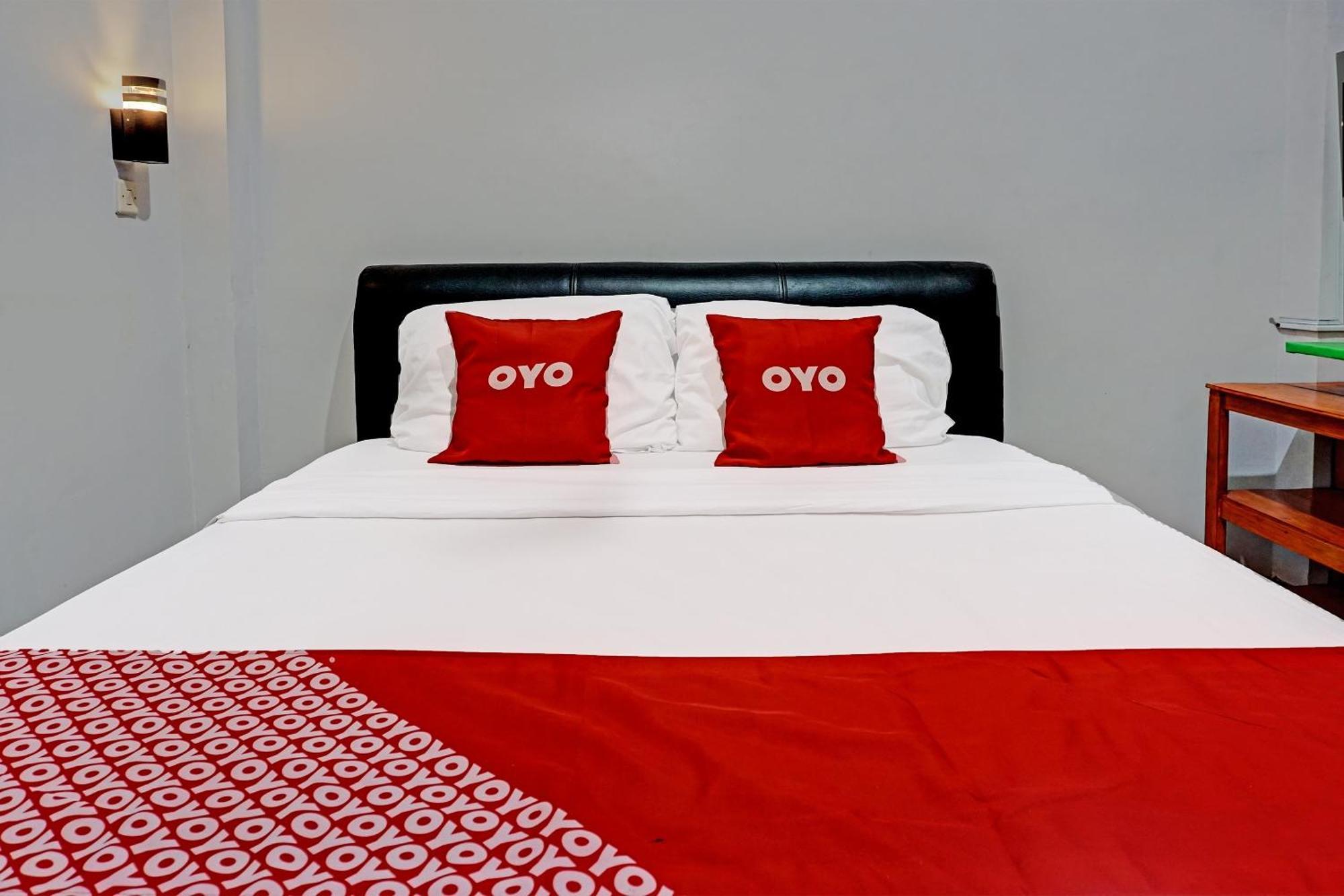 Oyo 91599 Penginapan Mutiara Madiun Zewnętrze zdjęcie